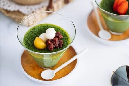 Ceremonial matcha powder